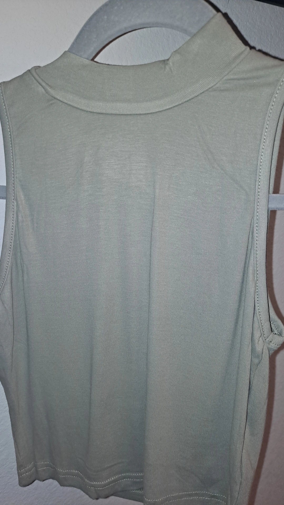Crop turtleneck